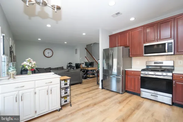 $639,900 | 5603 Wheelwright Way, Haymarket, VA 20169