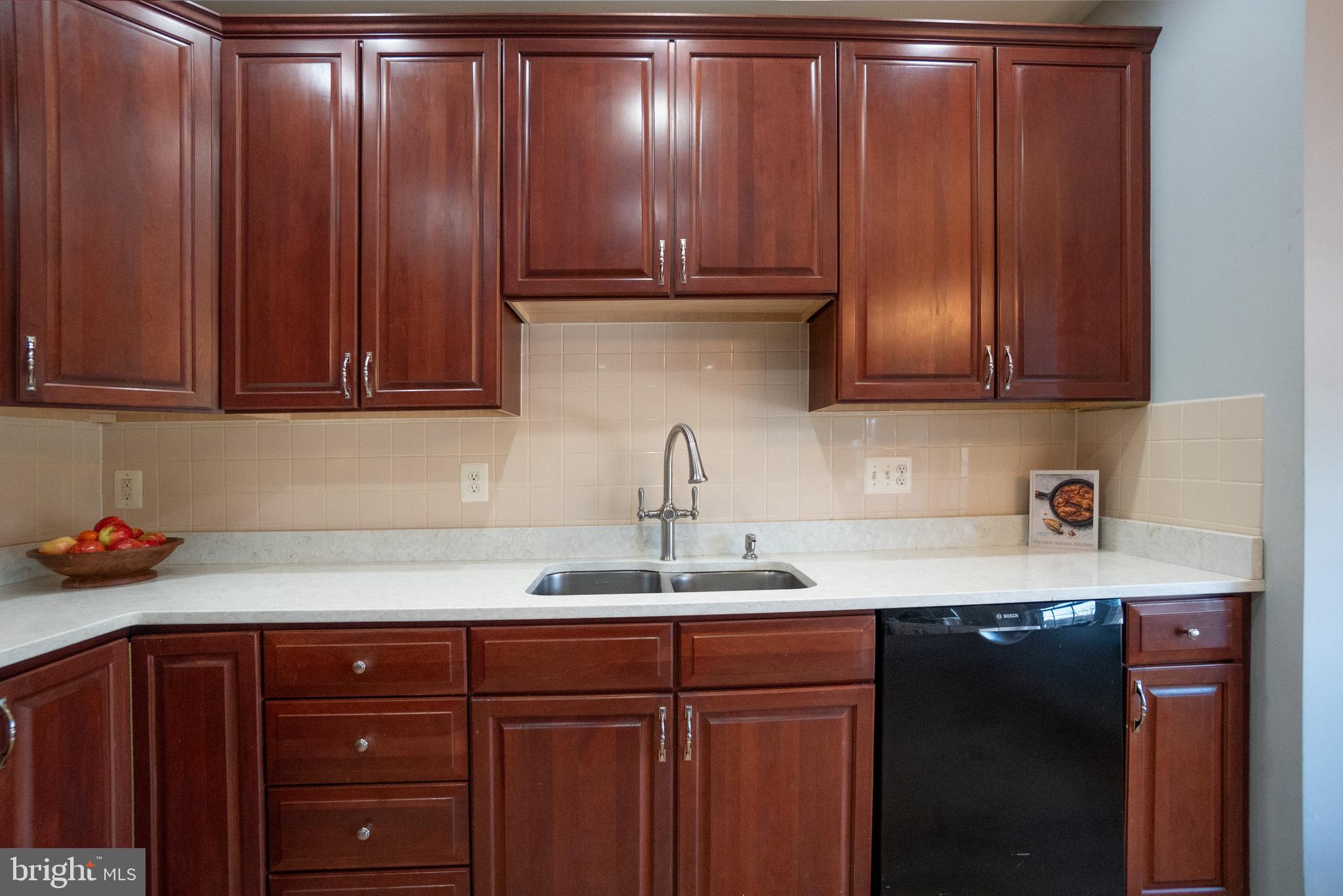 5603 Wheelwright Way Haymarket, VA 20169 - Photo 19 of 65 Kitchen
