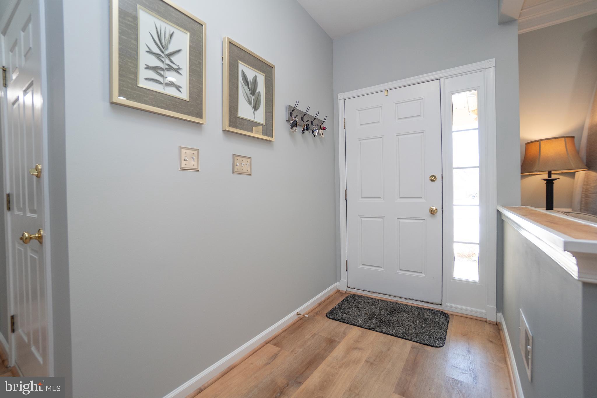 5603 Wheelwright Way Haymarket, VA 20169 - Photo 6 of 65 Foyer