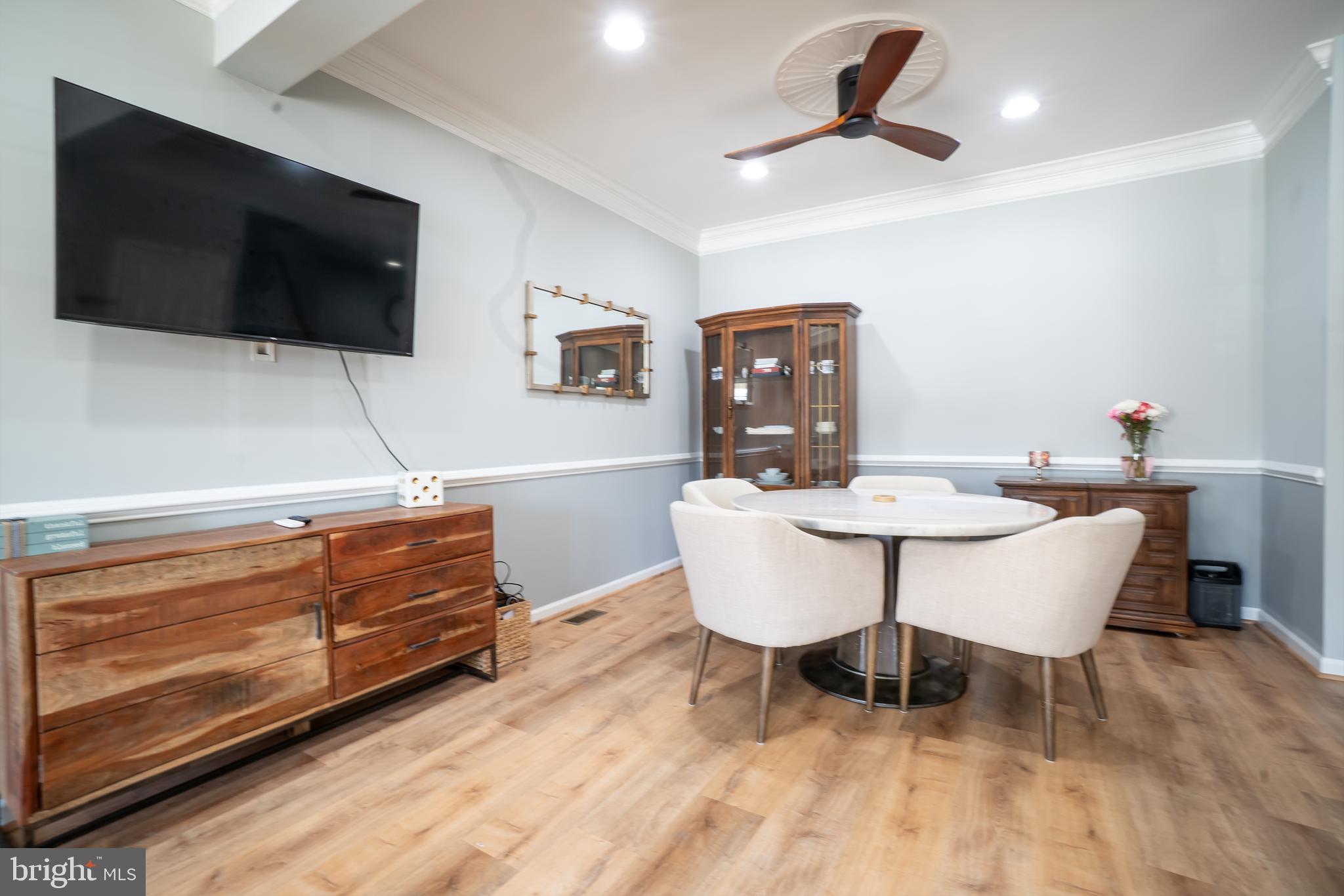5603 Wheelwright Way Haymarket, VA 20169 - Photo 9 of 65 Dining Room