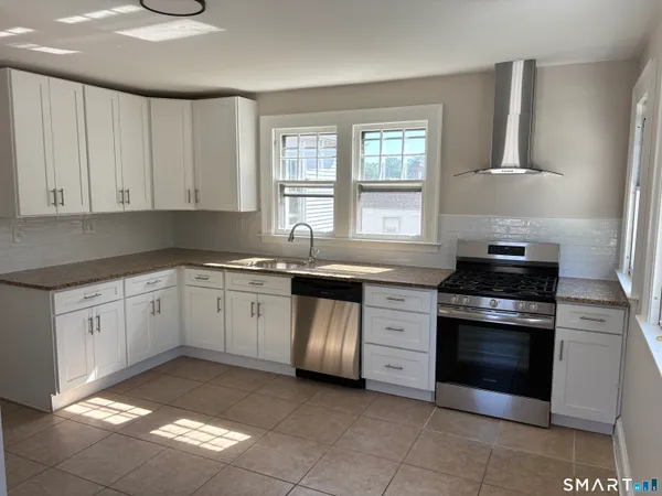 $2,750 | 219 Jordan Lane, Wethersfield, CT 06109