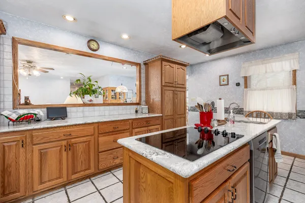 $325,000 | 334 South Oak Lane, Streator, IL 61364