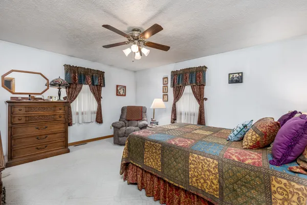 $325,000 | 334 South Oak Lane, Streator, IL 61364