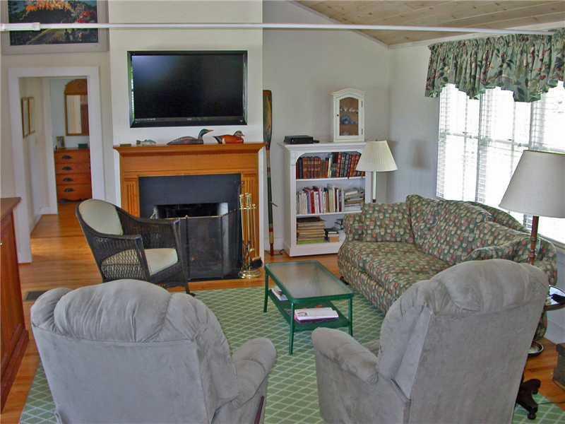 102 Tremont Road Bass Harbor, ME 04653 - Photo 5 of 10 Living Room.