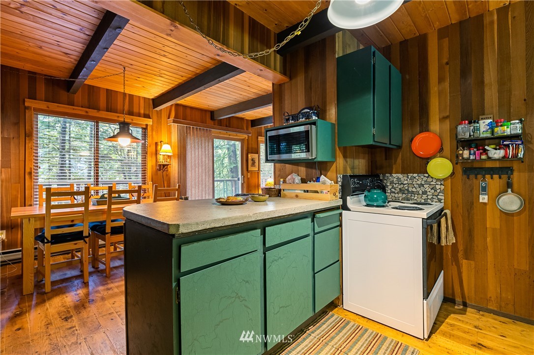 14005 Welcome Road Glacier, WA 98244 - Photo 7 of 39 Gallery Image 7