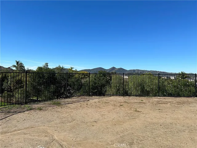 $1,865,409 | 1670 Amanda Lane, Escondido, CA 92025