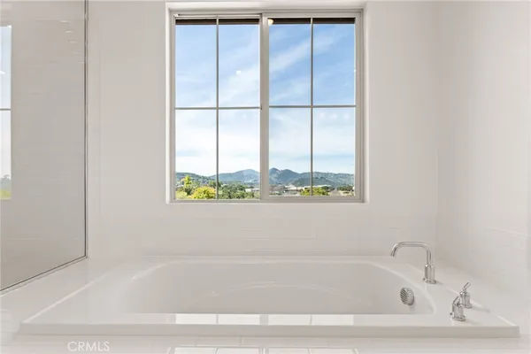 $1,865,409 | 1670 Amanda Lane, Escondido, CA 92025
