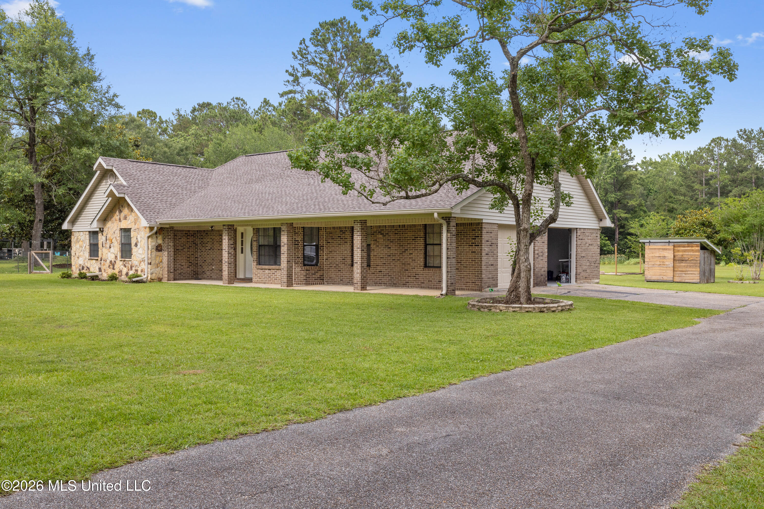 11208 Hillside Hollow Road Vancleave, MS 39565 - Photo 4 of 67 00008