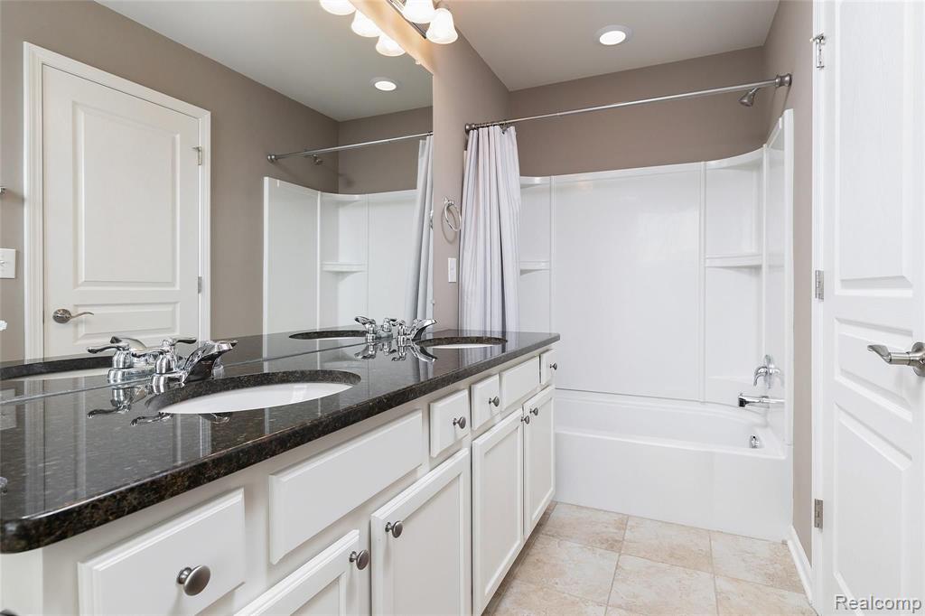 979 Barclay Circle, Unit 58 Rochester, MI 48307 - Photo 19 of 30