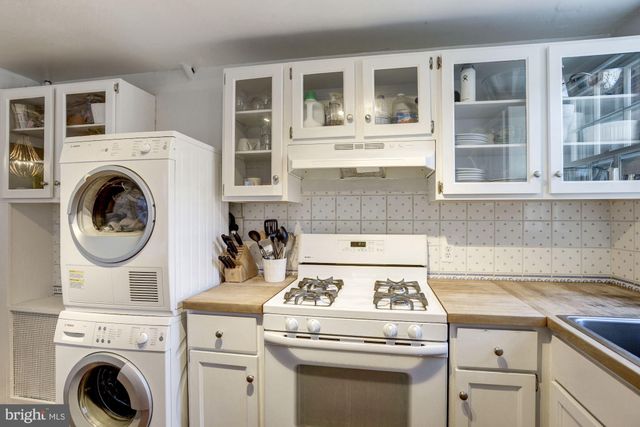 $825,000 | 23 6th Street Northeast, Washington, DC 20002