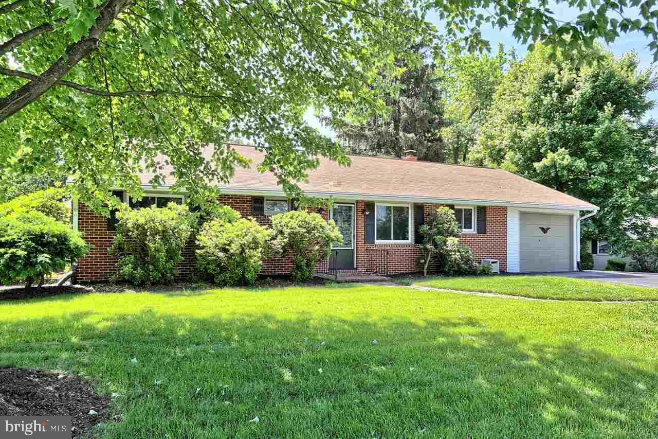 204 Hilltop Road Boiling Springs, PA 17007 - Photo 1 of 25 Gallery Image 1