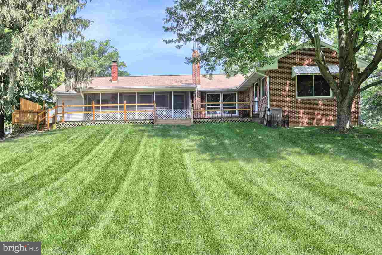 204 Hilltop Road Boiling Springs, PA 17007 - Photo 19 of 25 Gallery Image 19