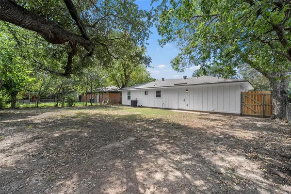 $232,900 | 611 North Rita Street, Lacy-Lakeview, TX 76705