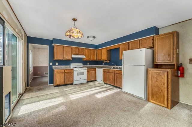 $475,000 | 2 Berrywood Lane, High Bridge, NJ 08829