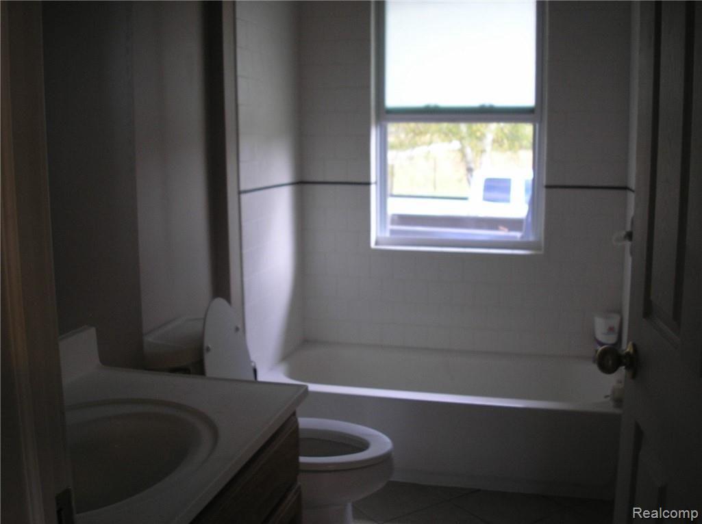 6766 East Deckerville Road Deford, MI 48729 - Photo 10 of 10 6766 Deckerville Full bath.jpg