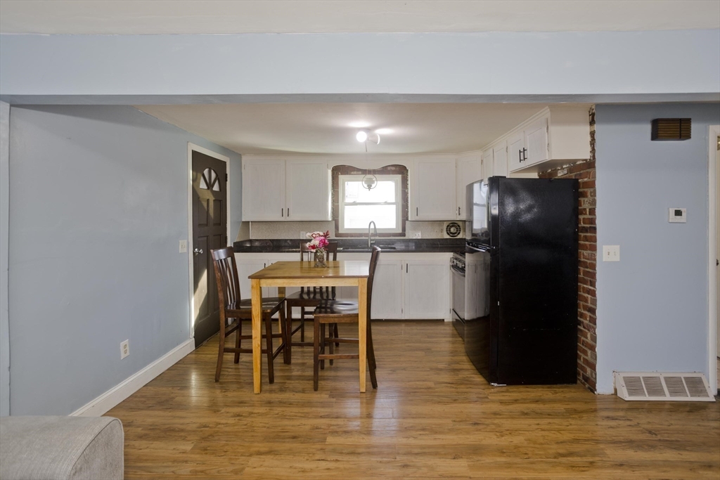 3 Fordham Street Springfield, MA 01104 - Photo 4 of 16