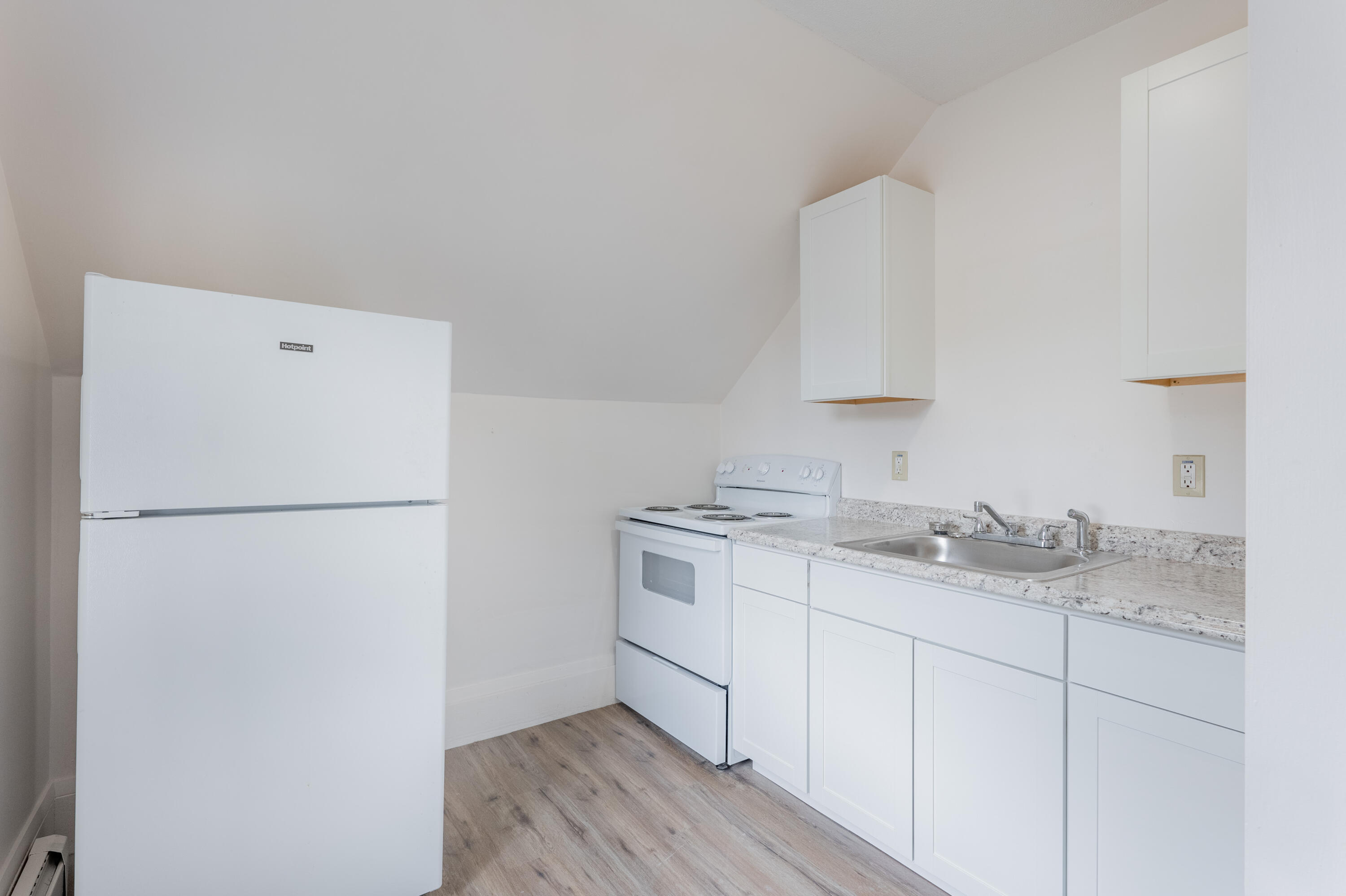 815 Stevens Avenue Portland, ME 04103 - Photo 8 of 17 815 Stevens Ave Portland-57