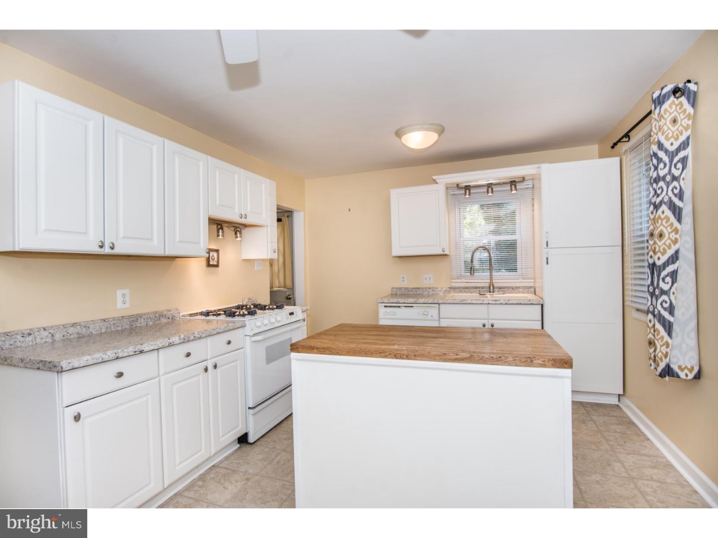 30 Ridgley Street Mount Holly, NJ 08060 - Photo 4 of 25