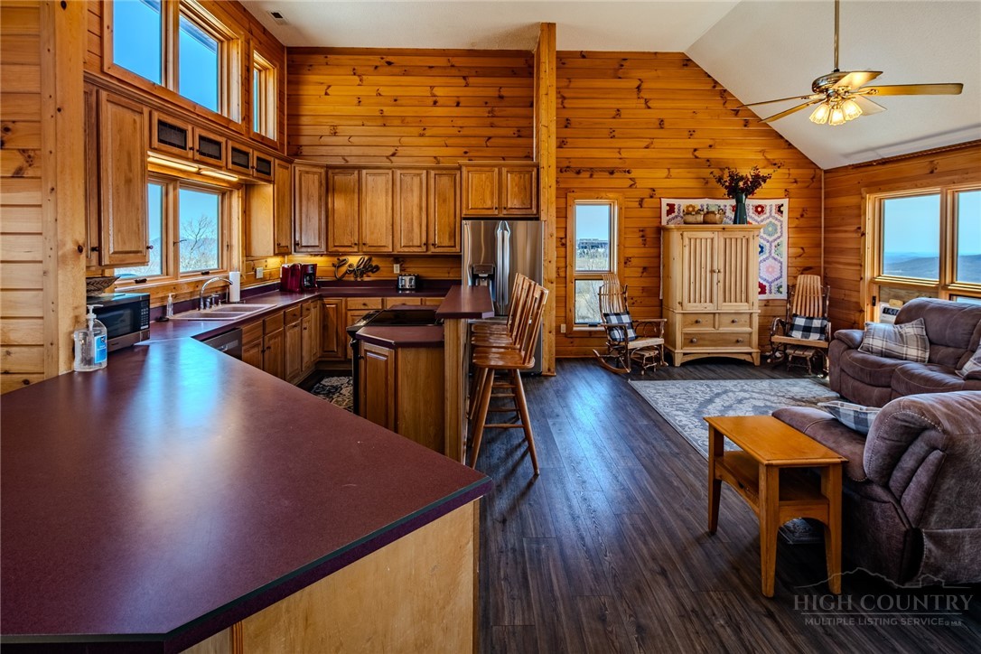 105 Skiloft Road Beech Mountain, NC 28604 - Photo 20 of 44