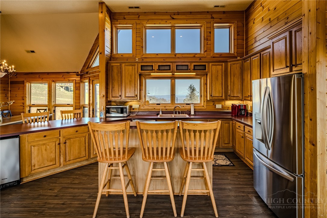 105 Skiloft Road Beech Mountain, NC 28604 - Photo 21 of 44