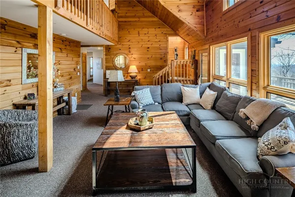 $1,275,000 | 105 Skiloft Road, Beech Mountain, NC 28604