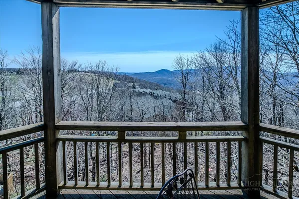 $1,275,000 | 105 Skiloft Road, Beech Mountain, NC 28604