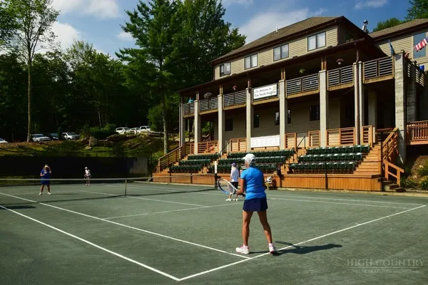 $1,275,000 | 105 Skiloft Road, Beech Mountain, NC 28604