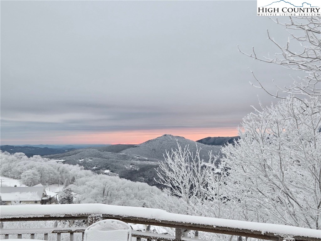 105 Skiloft Road Beech Mountain, NC 28604 - Photo 6 of 44