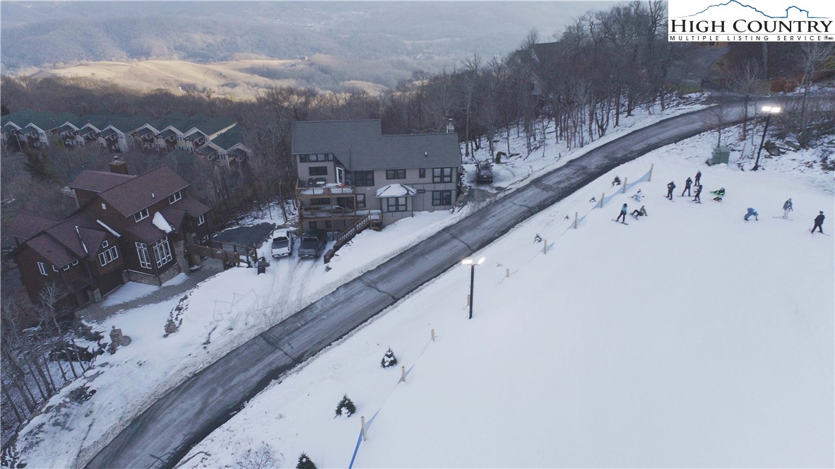 105 Skiloft Road Beech Mountain, NC 28604 - Photo 7 of 44