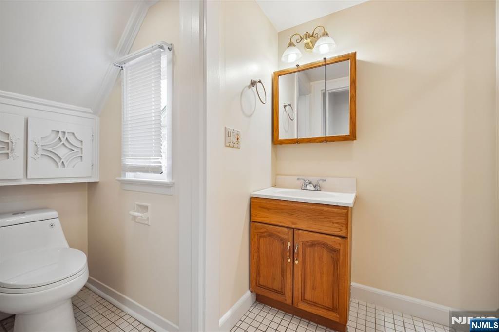 29 Brookfield Road, Unit 1 Montclair, NJ 07043 - Photo 18 of 22 Gallery Image 18