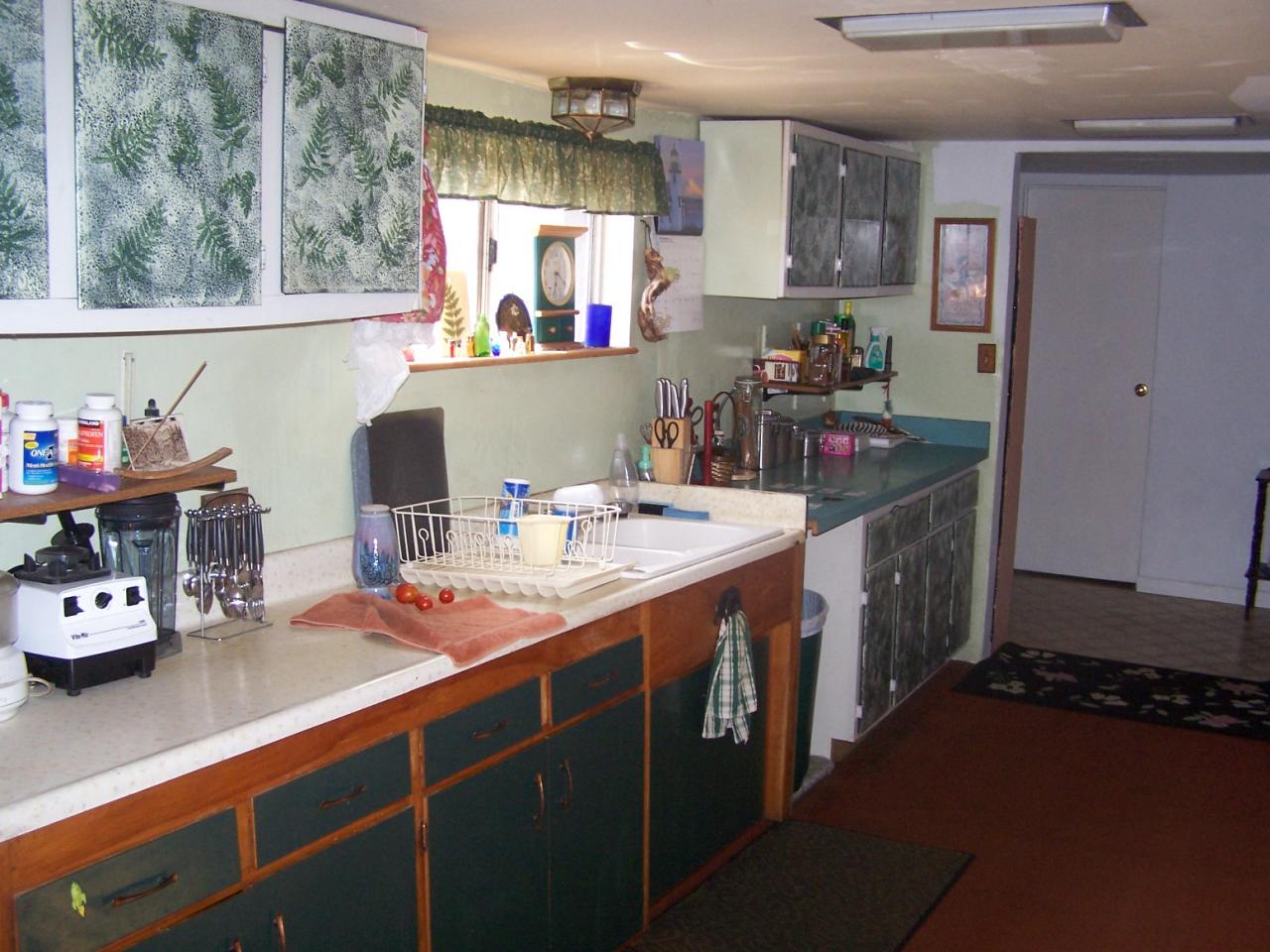 4459 East Bonnyview Road Redding, CA 96001 - Photo 6 of 10 kitchen area