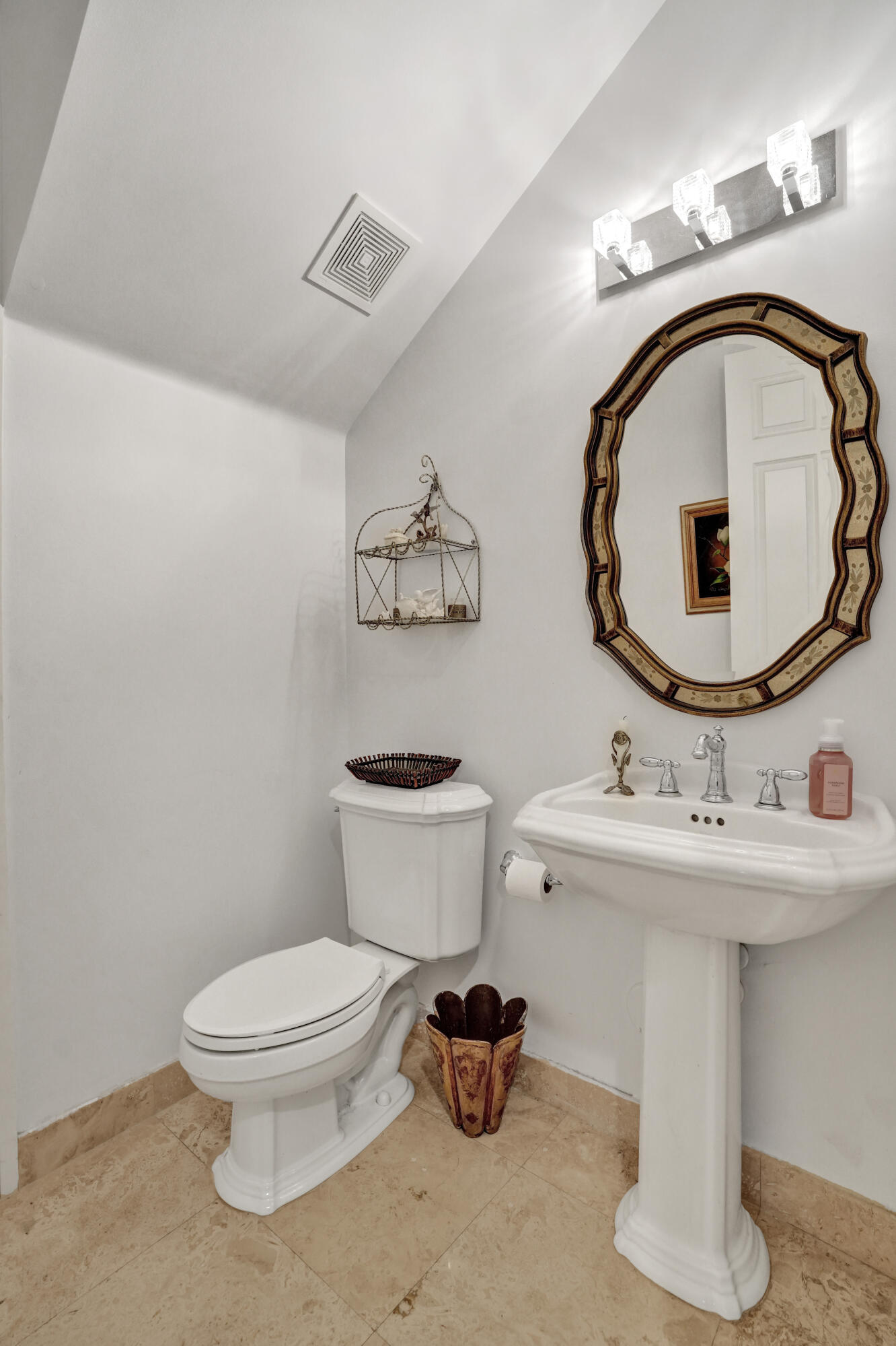 1127 North Victoria Park Road Fort Lauderdale, FL 33304 - Photo 18 of 45 DSC06773