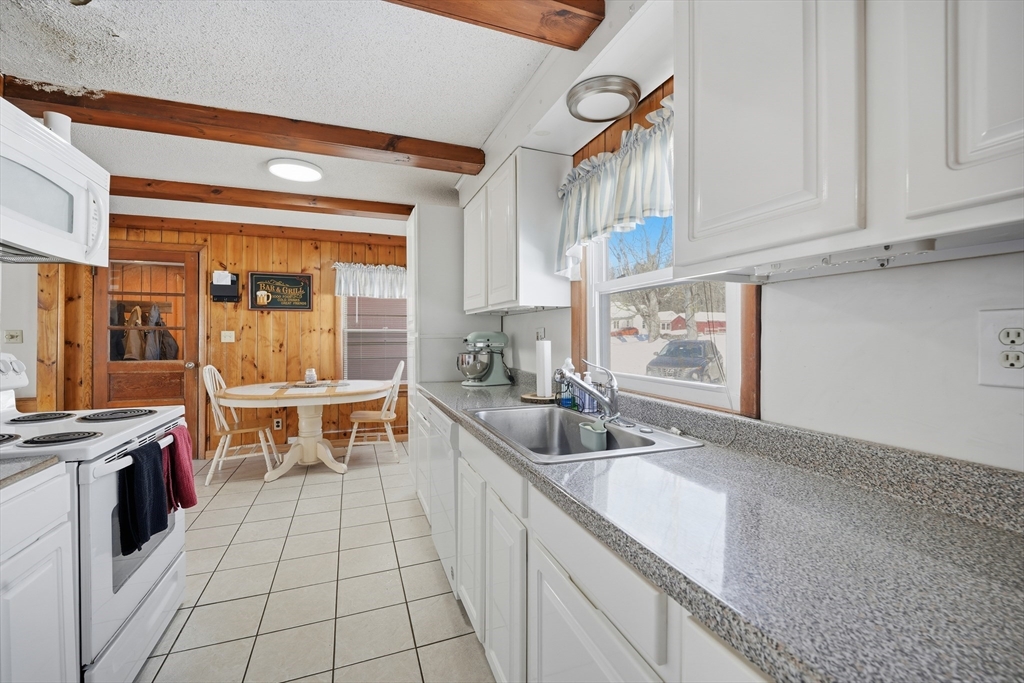 47 Old Post Road Worthington, MA 01098 - Photo 12 of 35