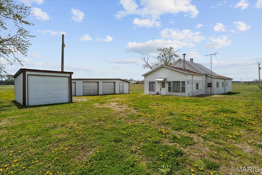 6202 Goeddeltown Road Waterloo, IL 62298 - Photo 1 of 15