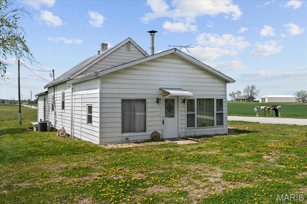 6202 Goeddeltown Road Waterloo, IL 62298 - Photo 3 of 15