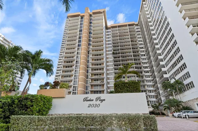 $5,800 | 2030 South Ocean Drive, Unit 1820, Hallandale Beach, FL 33009