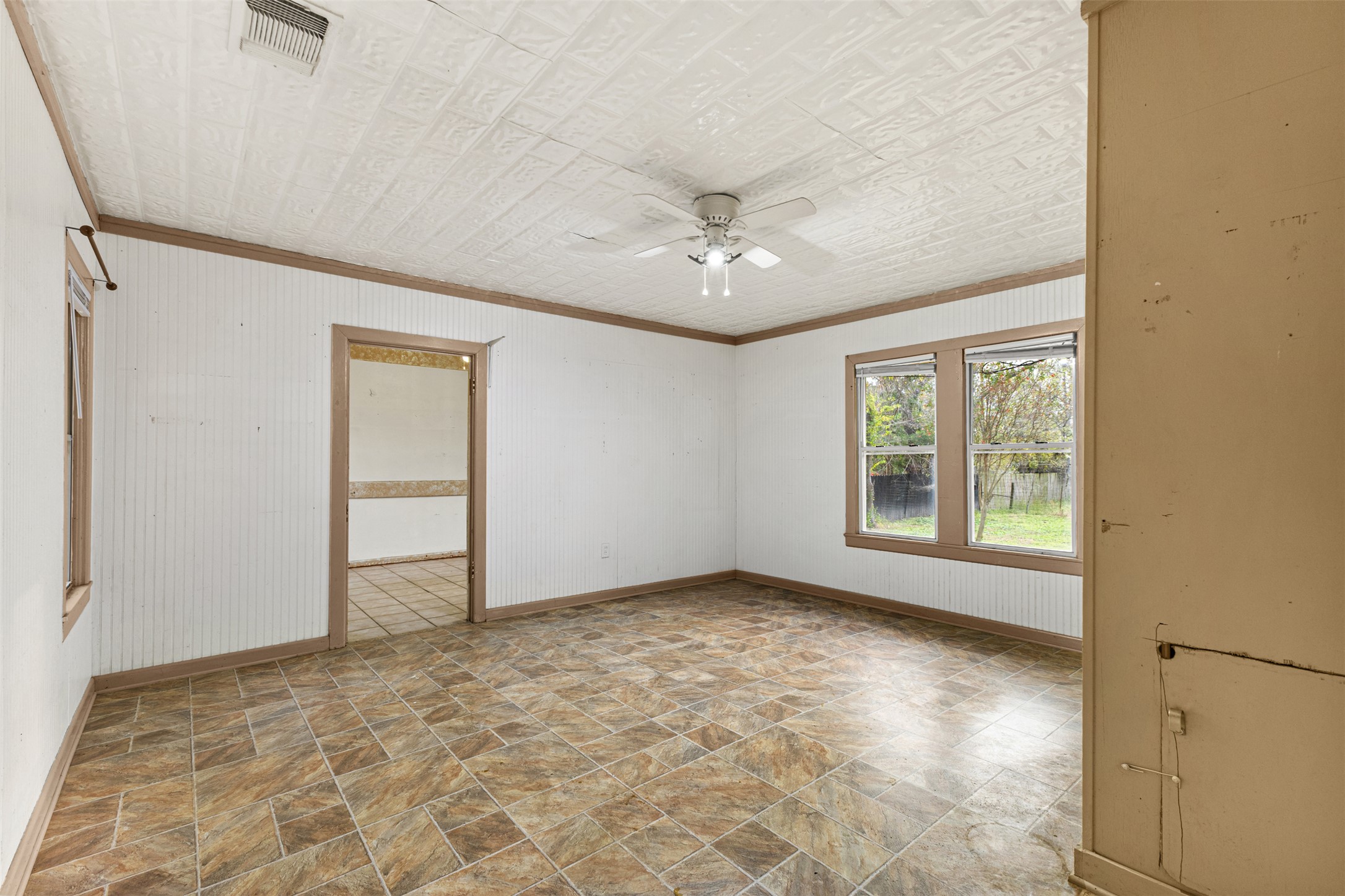 195 L County Road Jewett, TX 75846 - Photo 17 of 26 a view of an empty room with a window