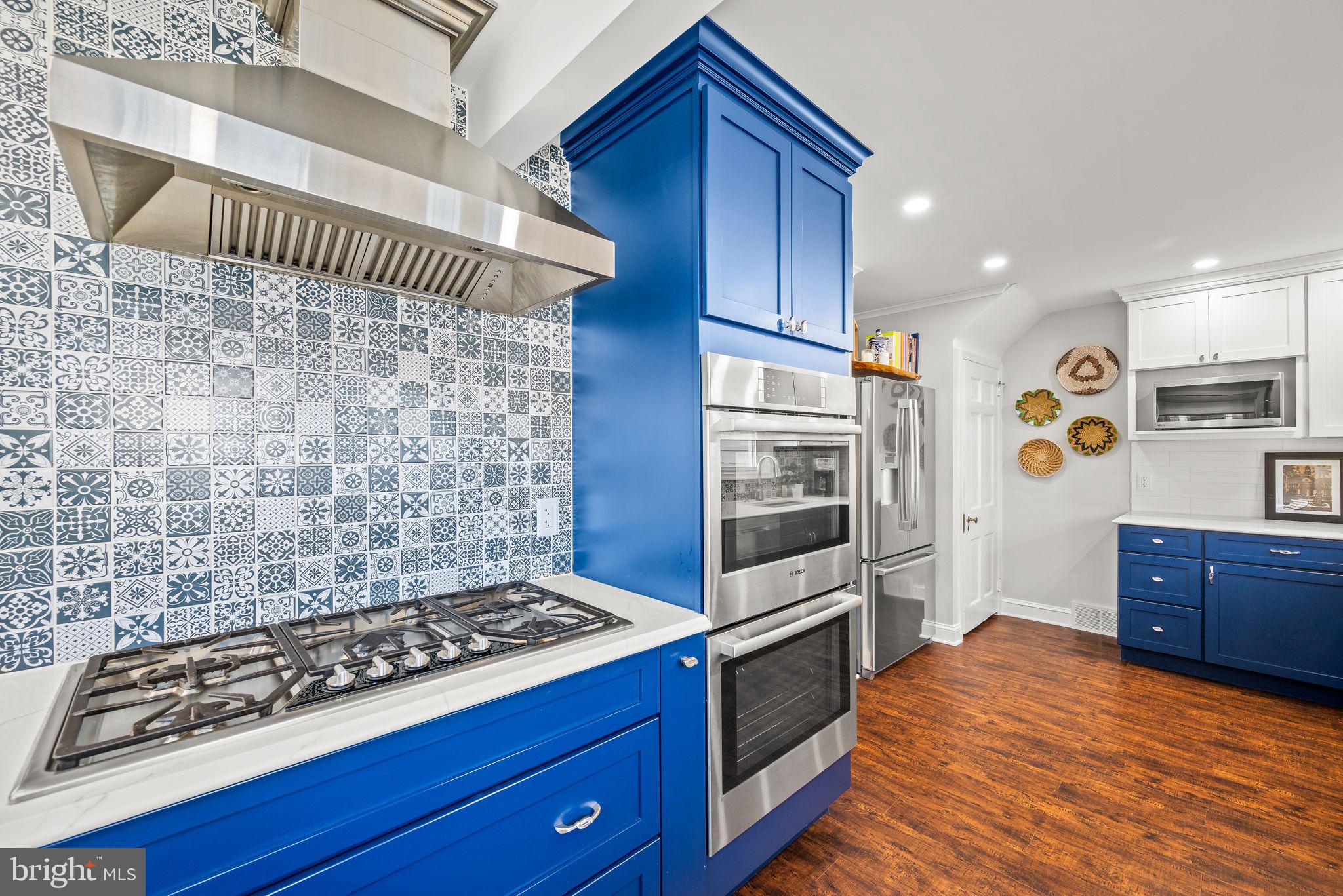 221 Brock Road Springfield, PA 19064 - Photo 15 of 33 6 BURNER COOKTOP