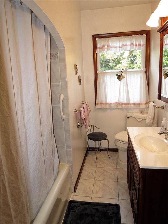 1921 Ridge Rd Extension Economy, PA 15003 - Photo 12 of 24 Main floor full bath.