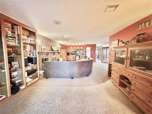 $570,000 | 25101 State Hwy EE, Maryville, MO 64468