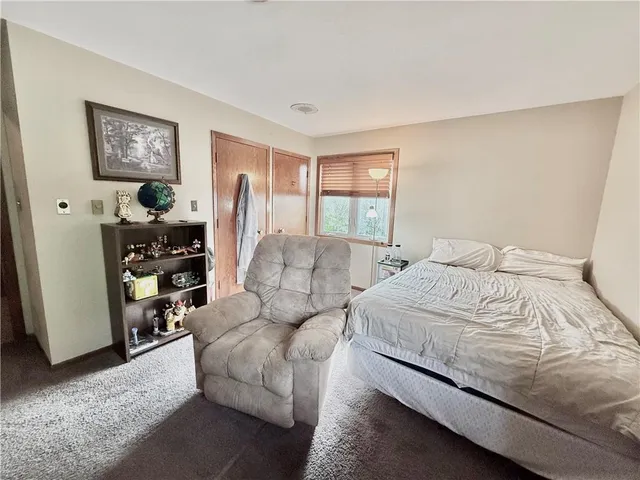 $570,000 | 25101 State Hwy EE, Maryville, MO 64468