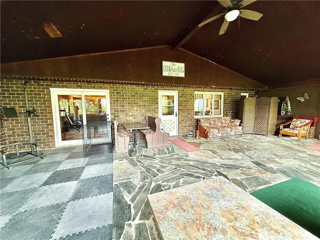 $570,000 | 25101 State Hwy EE, Maryville, MO 64468