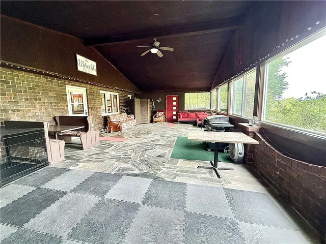 $570,000 | 25101 State Hwy EE, Maryville, MO 64468