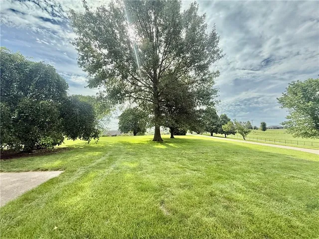 $570,000 | 25101 State Hwy EE, Maryville, MO 64468