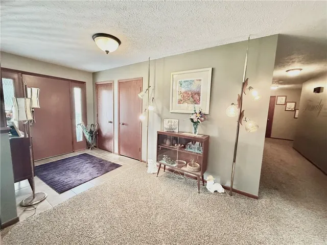 $570,000 | 25101 State Hwy EE, Maryville, MO 64468