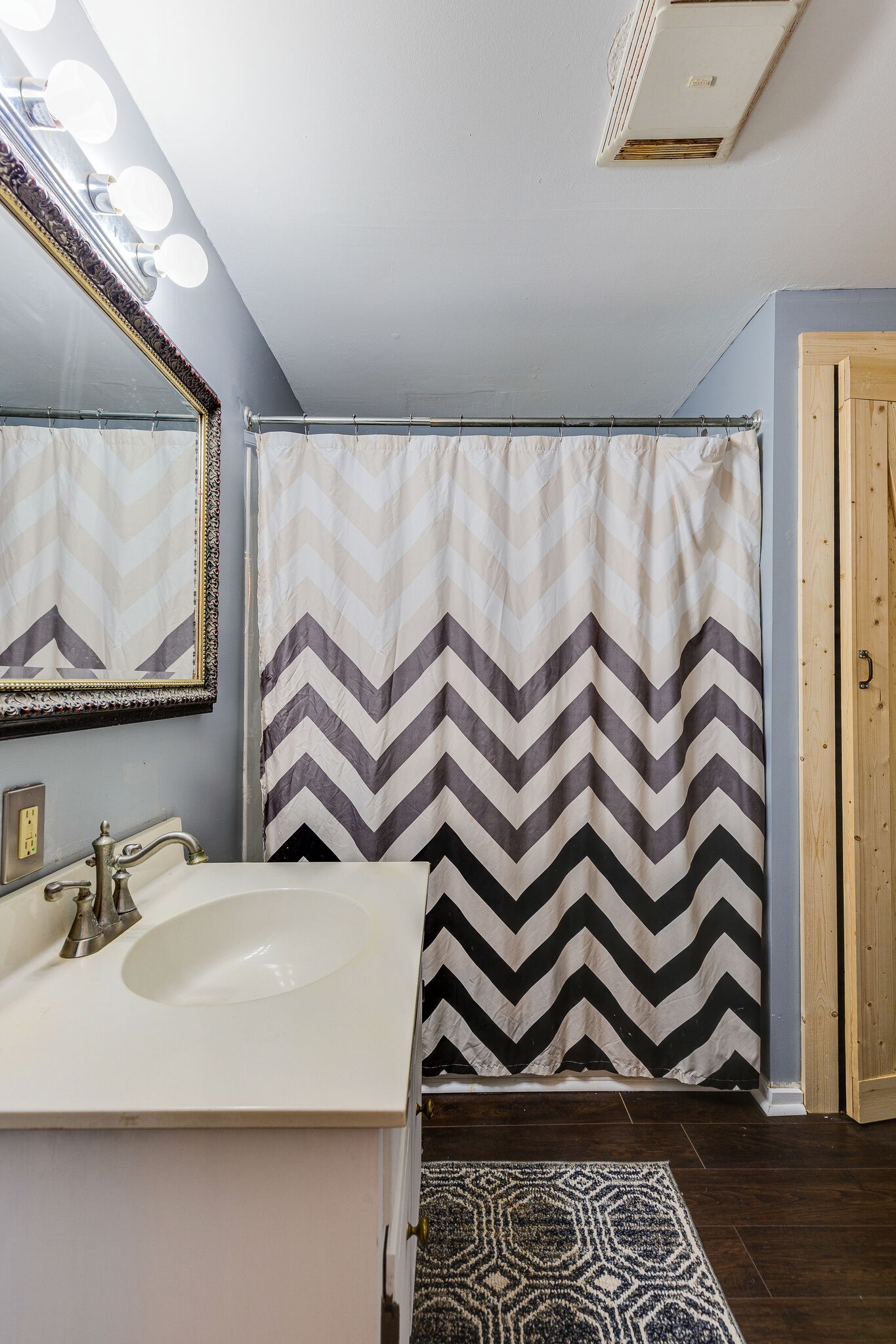 675 Holloway Road Lebanon, TN 37090 - Photo 18 of 32 a bathroom with a sink and a mirror