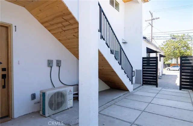 a view of entryway and hall