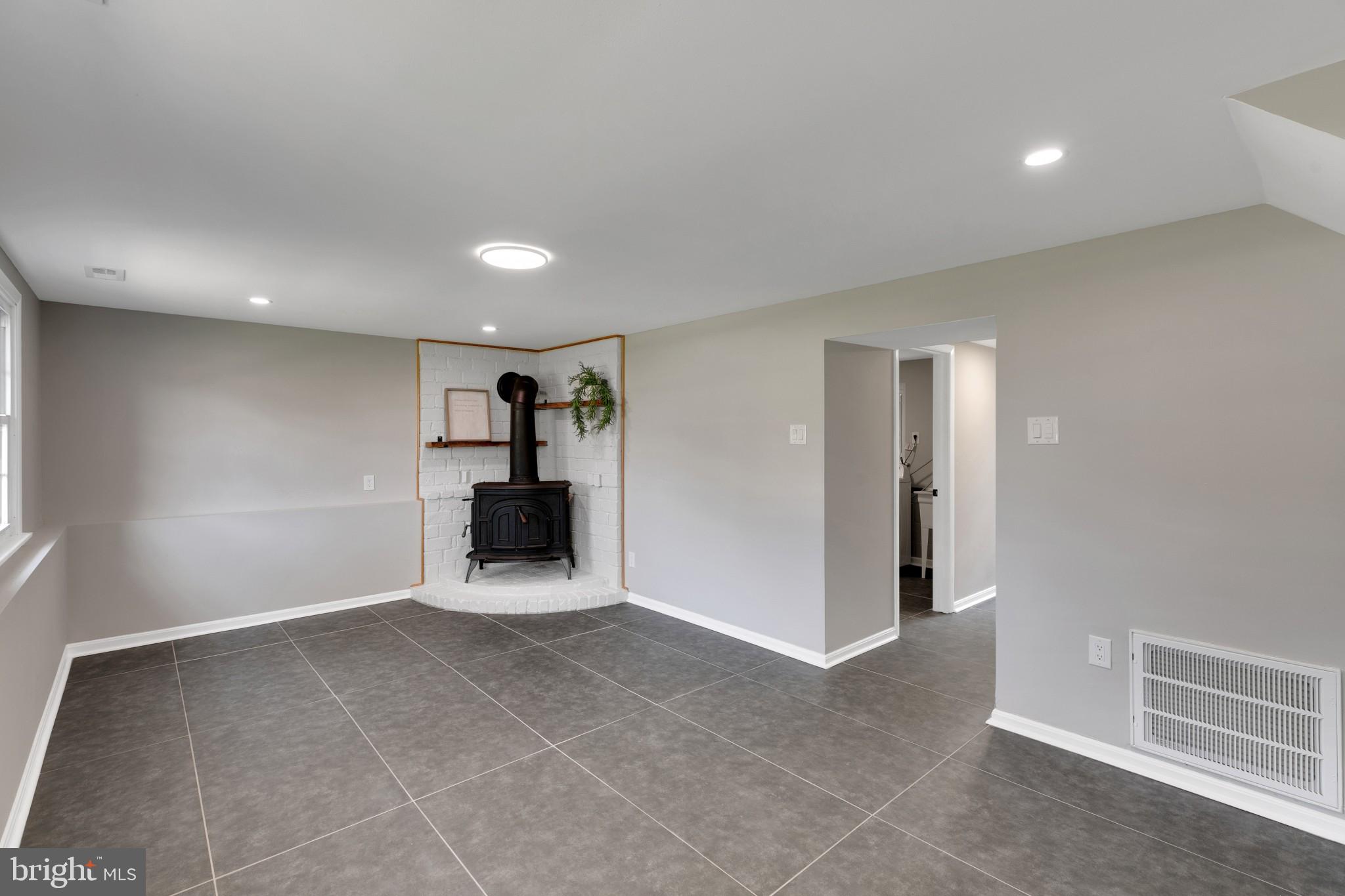 1185 Dager Road Warminster, PA 18974 - Photo 17 of 25 Gallery Image 17