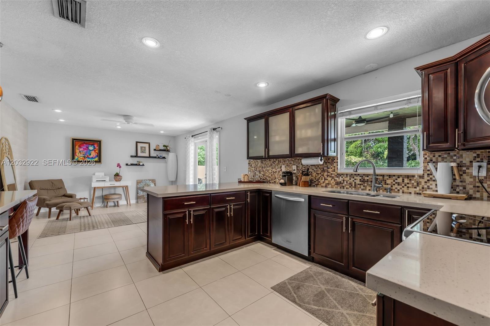 14061 Southwest 39th Street Miami, FL 33175 - Photo 6 of 38