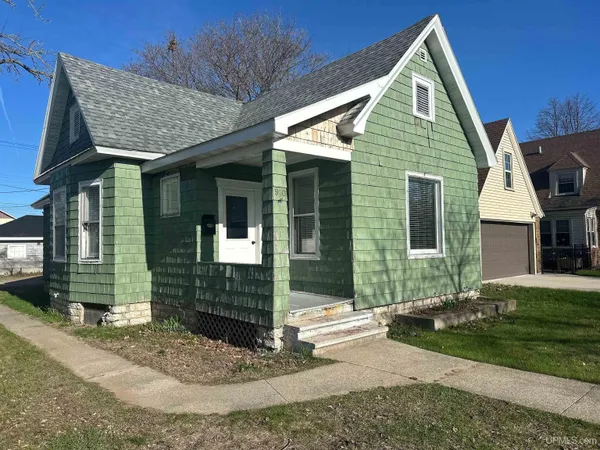$174,900 | 910 South 13th Street, Escanaba, MI 49829